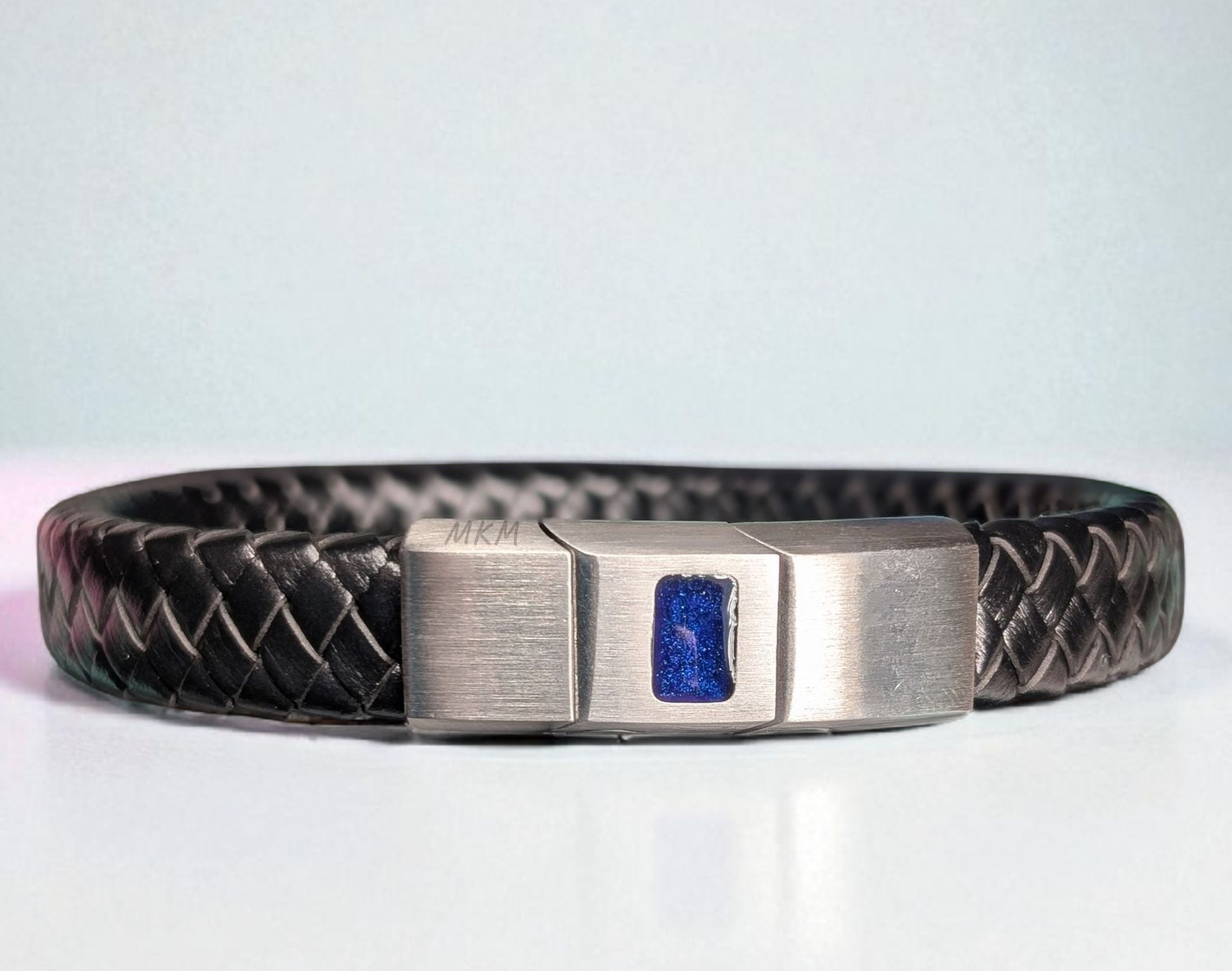 Higo, Leather bracelet/Stainless steel