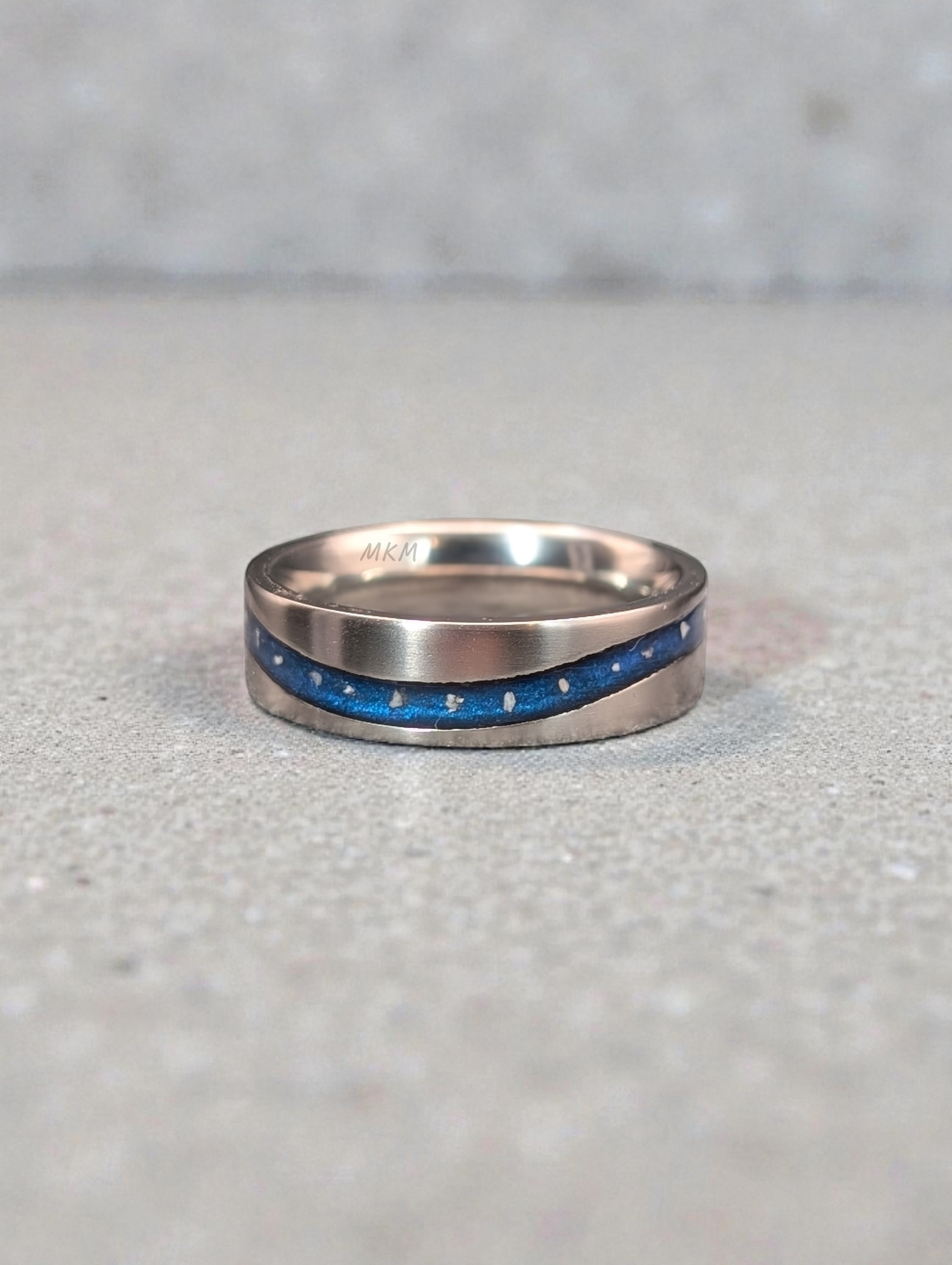 Memorial ashes ring UK Keepsake jewellery