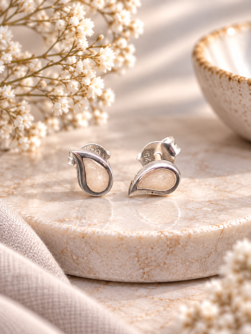 drop of love earrings